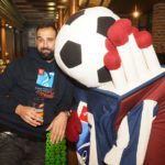 Ivan Saric i maskota